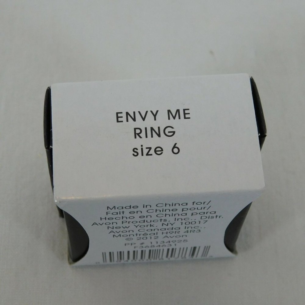 Avon Envy Me Cocktail Ring Green Rhinestone Silver Tone New Box Size 6 Bling - Picture 5 of 6